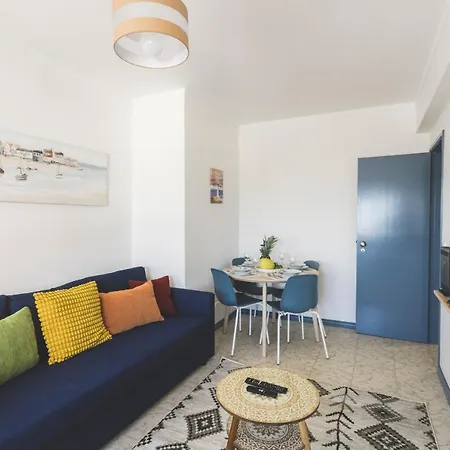 10 - Relax And Surf In